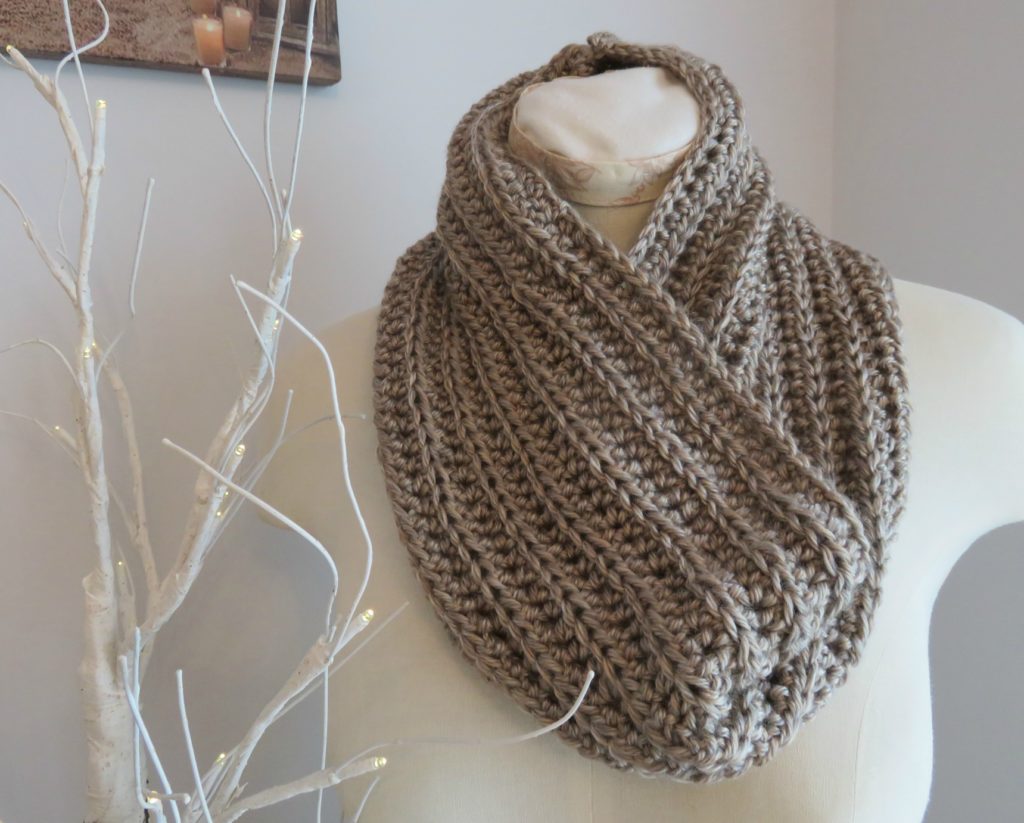 One Stitch Cowl Quick & Easy Crochet a gift in under 2 hours
