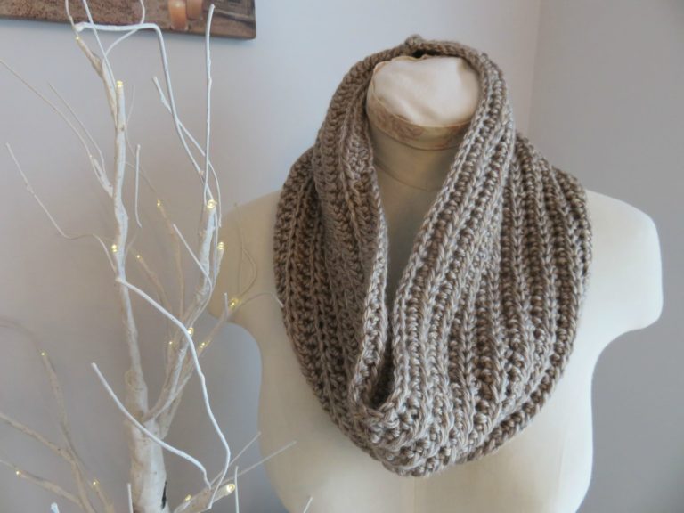 One Stitch Cowl Quick & Easy Crochet a gift in under 2 hours